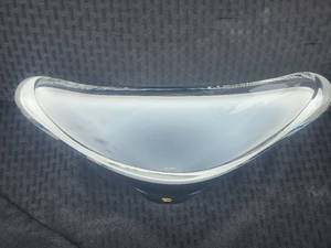 lot 85 image: Vintage Flygsfors Glass Black & White Centerpiece Bowl, signed