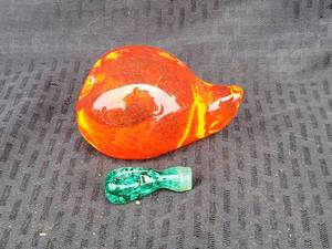 lot 122 image: Art Glass Figural Pepper Bottle with Stem Stopper, AG4PF002