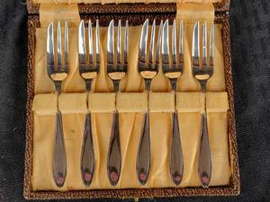 lot 103 image: Boxed Set 6 Silver Pastry Forks in the Original Presentation Box