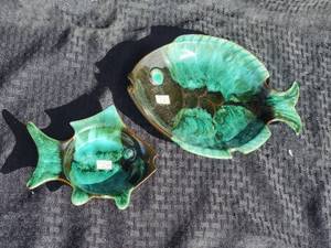 lot 202 image: Blue Mountain Pottery Fish Dish