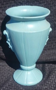 lot 48 image: Weller Pottery Fine Art Ceramic Urn Vase -  Carolina Blue
