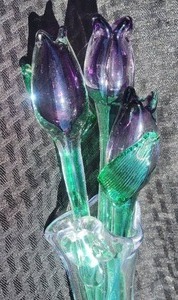 lot 155 image: Stunning Fine Art Glass Sconce - Tulips - Lisa R. Roue