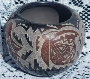 lot 27A image: Santa Clara Pueblo Fine Pottery Bowl - Candelaria Suazo, 4.5 tall