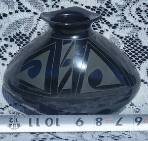 lot 27B image: Pueblo Fine Art Pottery Vase - Martha Villapando