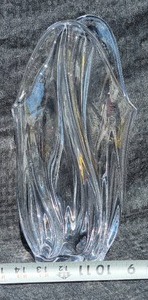 lot 152 image: French Art Vannes Fine Art Crystal Vase