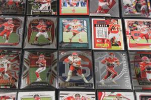 Patrick Mahomes Football Card Lot  20 Different Cards