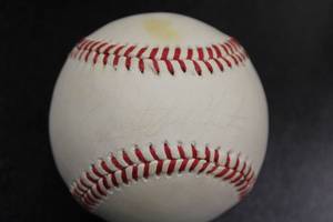 Catfish Hunter Spot Autograph Baseball  Extrememly Light Signature