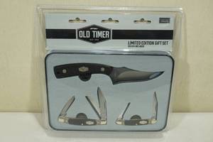 lot 116 image: Schrade Old Timer Limited Edition Knife Gift Set