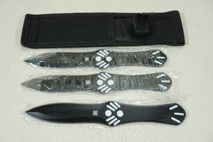 lot 120 image: Day Zero Survival Throwing Knife Set