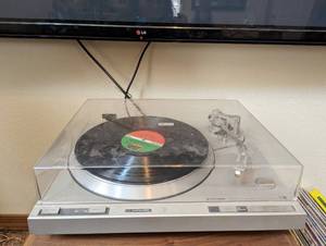 lot 60 image: Pioneer PL-600 Turn Table