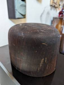 lot 68 image: Antique Hat Form