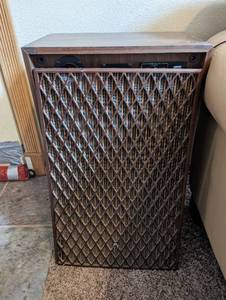 lot 79 image: Pair Of Sansui Speakers