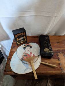 lot 135 image: Collection of Asian Inspired Items