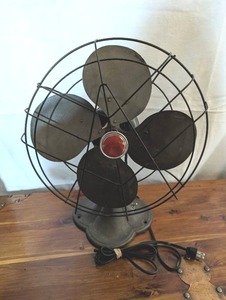 lot 148 image: Vintage Emerson Junior Fan