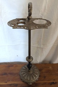 lot 149 image: Vintage Standing Silver Colored Ash Tray