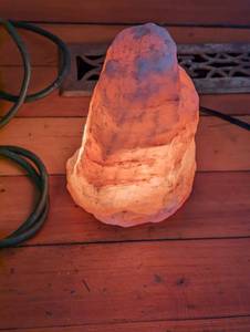 lot 189 image: Dimmable Salt Lamp