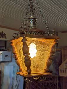 lot 195 image: Vintage Hanging Lamp