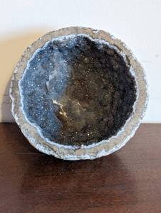 lot 204 image: Geode