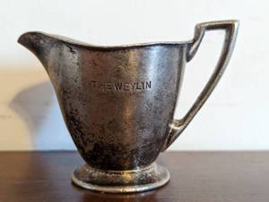 lot 233 image: The Weylin Creamer