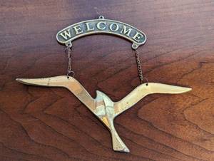 lot 246 image: Metal Welcome Sign Wall-Hanging