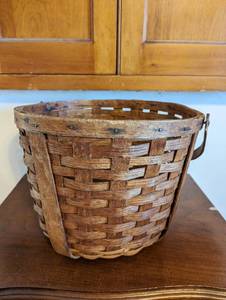 lot 248 image: Wicker Basket