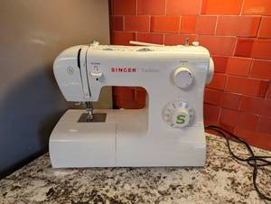 Singer Tradition Sewing Machine