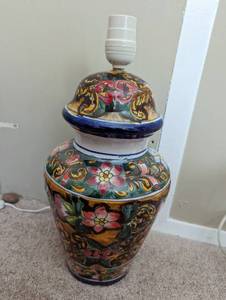 Floral Pattern Table Lamp