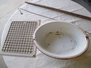 lot 276 image: Antique water basin, Antique heatin...