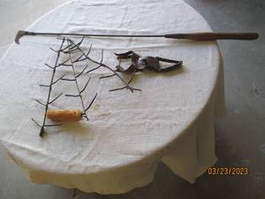 lot 282 image: Antique corn huskers and (3) corn d...
