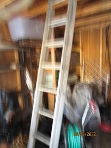 lot 62 image: Aluminum extension ladder...