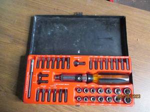 lot 79 image: 14 drive ratcheting screwdriver a...