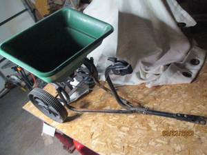 lot 10 image: Precision Pro lawn and garden sprea...