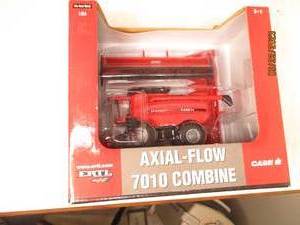 lot 110 image: Collectible 164 scale Ertl due cas...