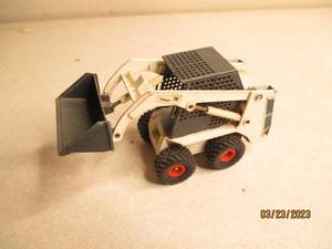 lot 116 image: Vintage die cast Clover Bobcat 743 ...