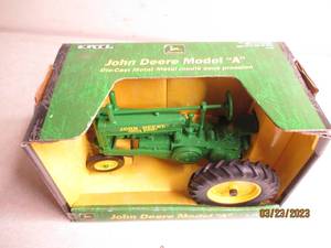 lot 124 image: Collectible Die cast Ertl John Deer...