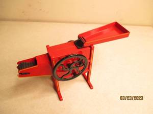 lot 135 image: Collectible Die cast Ertl farm impl...