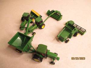 lot 141 image: 164 scale Collectible Die cast Ert...