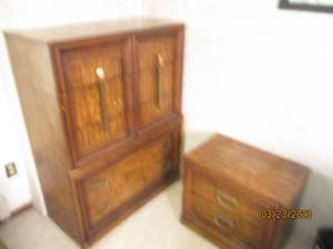 lot 161 image: Vintage Bassett solid wood construc...