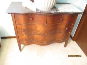 lot 168 image: Solid Wood Antique Waved front 4-dr...