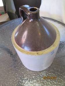 lot 230 image: 3 gallon Stoneware Water jug crock...