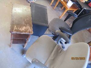 lot 255 image: 2-Rolling office chairs, Vintage Wo...