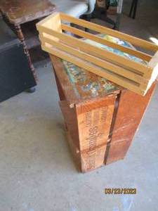 lot 257 image: Vintage Sunkist Oranges wooden crat...