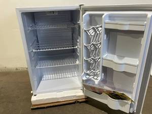 lot 81 image: Danby Designer 4.4 cu. ft. Compact Fridge in White