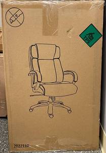 lot 84 image: Big & Tall Adjustable Executive Office Chair in Cream Faux Leather