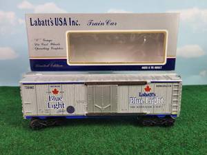 lot 523 image: K-Line Limited Edition Labatts Blue Light O Scale Reefer Car w Box