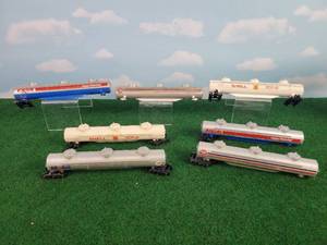 lot 529 image: (7) GasOil HO Scale Tanker Cars - GULF, EXXON, Mobil and SHELL- Each is Approx. 8 Long
