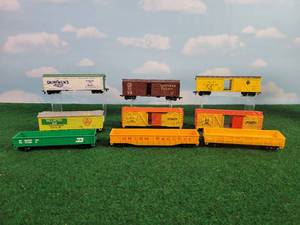 lot 537 image: (9) Assorted HO Scale Rail Cars