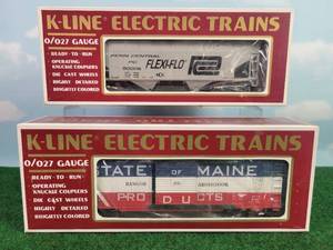 lot 560 image: (2) K-Line OO27 Scale Freight Rail Cars Penn Central FLEXI-PRO Grain Car & Bangor State of Maine Boxcar
