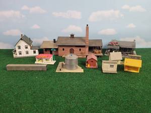 lot 564 image: (11) HO Scale Plastic Buildings