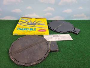 lot 574 image: (2) ATLAS Model 303 HO Scale Turntable